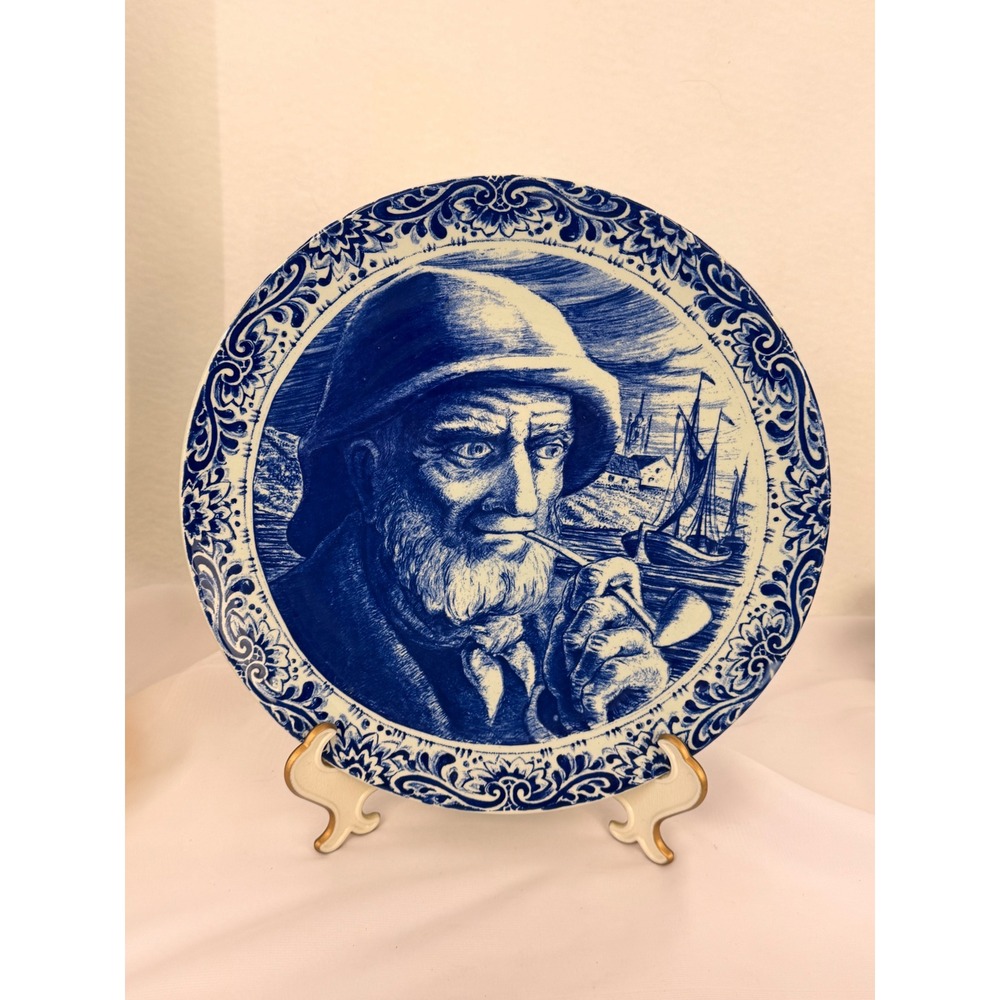 Boch La Louviere Delft Belgium Blue White Fisherman Pipe Wall Plate 11.5"